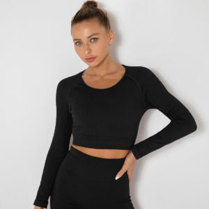 Conjunto fitness de 4 piezas para mujer.